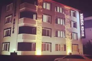 Karaca Suite, Tuzla