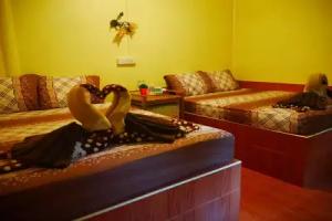 Mata Guesthouse, Kood