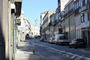 Practical and Comfortable Apartment with Garden, Porto