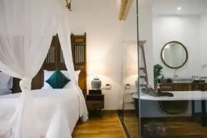 aNhill Boutique, Hue
