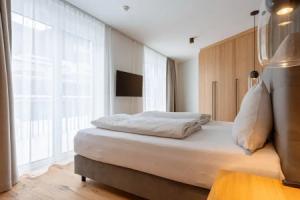 Apartment With Balcony in, Fiss