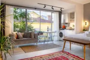 Invigorating Studio Flat Near Kordon In Alsancak, Izmir