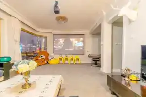Henry's Apartment - South Henan Road, Shanghai