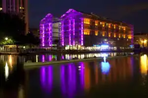 Holiday Inn Express Paris-Canal de la Villette by IHG, Paris