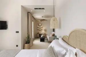 Morfes Luxury Suites by Caldera Houses, Fira