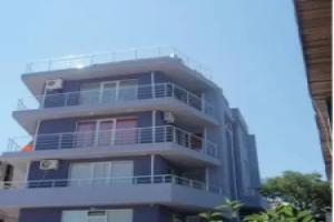 Purple House Suites, Kiten