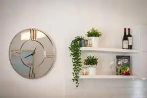 Electra Residence - Luxury Central Beachview Apartment, Marsalforn