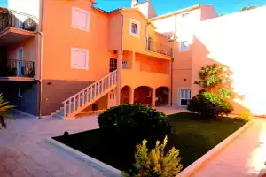Hotelski Buk, Skradin