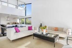 Kings Road West Hollywood Luxury Pool, Views, Firepit, Modern Design Mini-hotel, Los Angeles