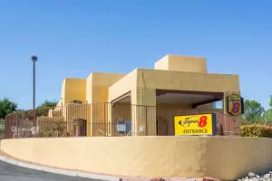 Super 8 by Wyndham Cottonwood, Cottonwood