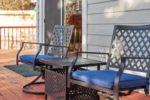 NEW Cityside Stay 3BR Retreat Near DT w Patio Mini-hotel, Reno