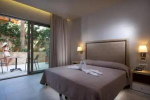 Cactus Beach Hotel, Stalis