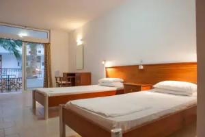 Coliseum Studios & Apartments, Pefki Rhodes