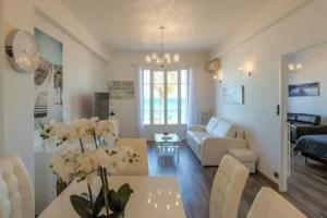 Sea Front Suite - Panoramic View with Terrace - 85 M Apartments, Nice