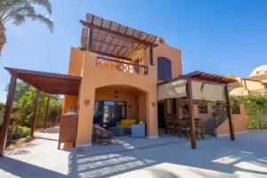 Charming Lagoon Villa Egyptian Style -Sabina 117, El Gouna