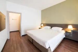 Hotel Montana, Geneva