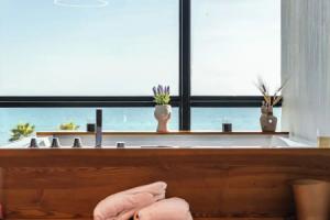 Marina Luxury Jacuzzi Suites by PS, Durres