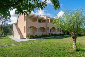 Marina Studio, Sidari