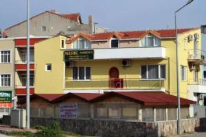 Meric Family Pension, Eceabat