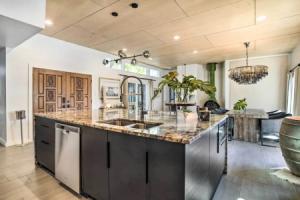 Stylish Home ~ 6 Miles to Downtown! Apartments, Albuquerque