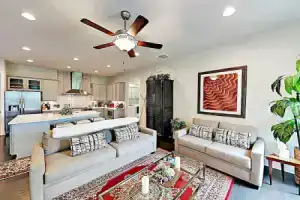New Listing! Spacious & Lavish Getaway - Downtown! 3 Bedroom Home, Austin