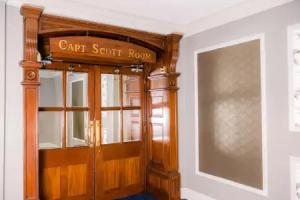 Royal Hotel Cardiff by Belvilla, Cardiff