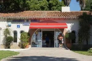 Spacious 3 Bedroom 2nd Line Beach Apartment Center, Marbella