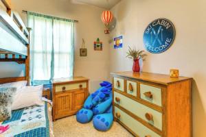 Spacious & Family-friendly! Tamu Townhome w/ Yard Apartments, College Station