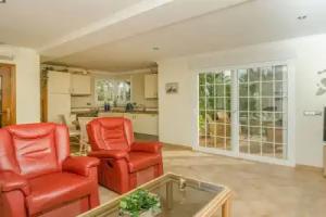 Sun-kissed Villa in With Swimming Pool, Albir