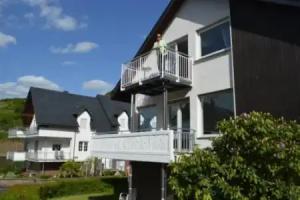 Weingut im Moselkrampen Apartments, Ellenz-Poltersdorf
