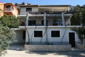 Apartment Robert - 5m from the sea: A2, Island Korcula, Brna