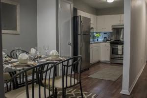 Luxury 2 Bed Condo Near Downtown Apartments, Raleigh