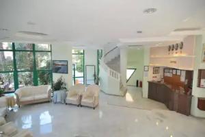 Siesta Hotel, Icmeler