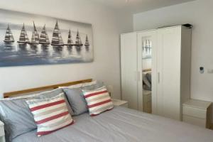 Sunny Seaside Retreat in Hotel, Puerto de Mazarron