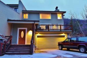 Park City Lowell Manor Tourist base, Park City