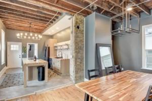 Large Home 4BR Fast Wifi Tourist base, Milwaukee