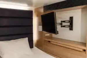 Y＇s Cabin Yokohama Kannai, Yokohama