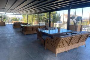 Suya Boutique Mini-hotel, Karavas