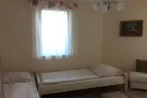 Mona Home Apartments, Heviz