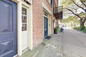 Historic Downtown Charm 3 Bedrooms 2.5 Bathrooms Townhouse, Savannah