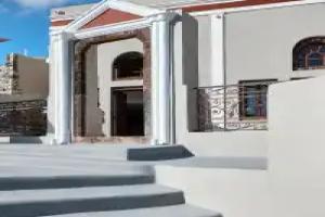 Nano Suites, Pirgos