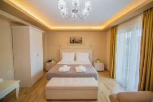 Christi's Hotel Borova, Corce