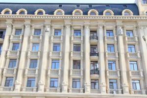 Hotel Naberezhnaya, Sanqacal