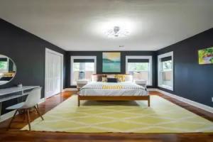 The Mod Poppy Large Home 10 Minutes From it all Tourist base, Waco