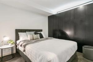 GRATTAN A Premier Location & Modern Space Hotel, Melbourne