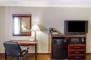 Super 8 by Wyndham Mesa Downtown Near Convention Center, Mesa