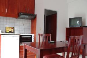 Chasakis Apartments, Kanali