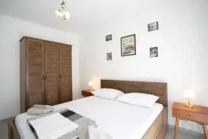Uncle Albert's Apartments, Trogir