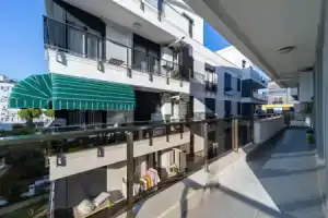 Central Flat With Balcony Near Sea in Muratpasa Apartments, Antalya