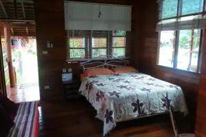 Golden Teak Resort Baan Sapparot, Kamala